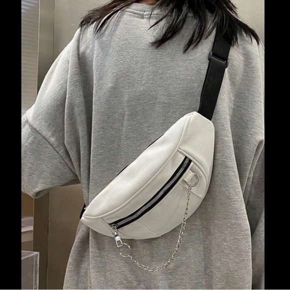 💙 White Chain Decor Zip Pocket Adjustable Strap Fanny Pack - Picture 2 of 5